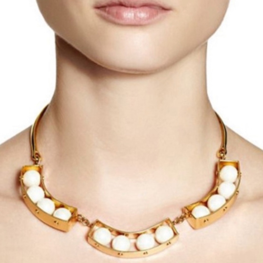 NWOT Lele Sadoughi Pearl necklace
